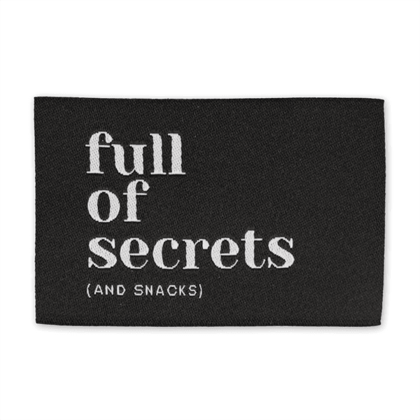 Full of secrets and snacks - Merkelapp 57x38 mm