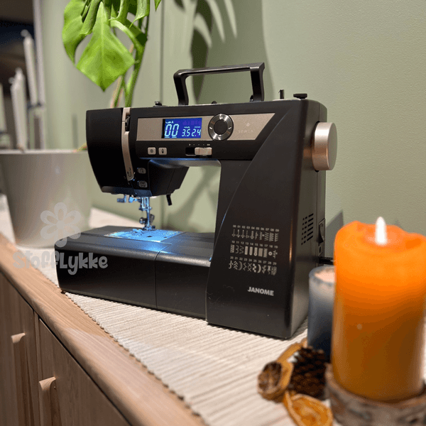 Janome SewLA Grafittgr&aring; m/Toalettmappem&oslash;nster