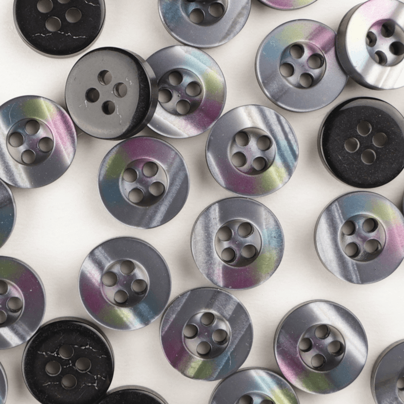 Shelly Dark - 11 mm Resin Knapp